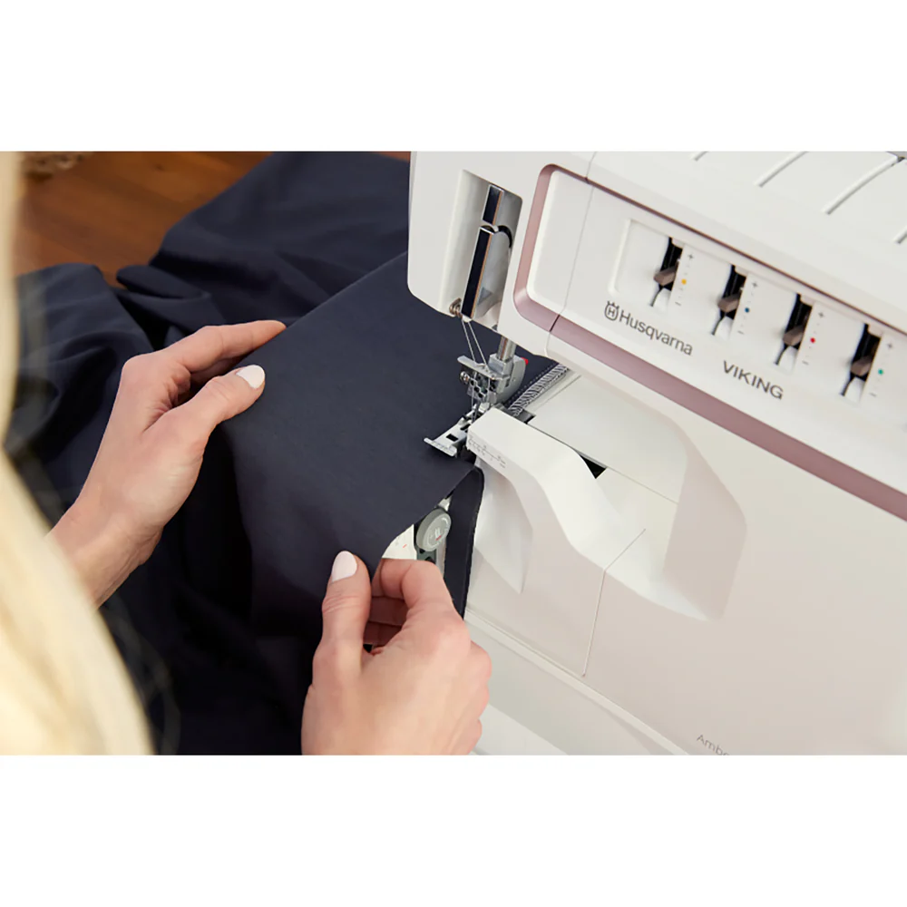 AMBER™ Air S | 500 Coverlock Machine - Image 10