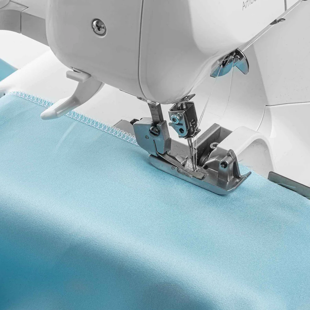 AMBER™ S | 100 Overlock Machine - Image 2