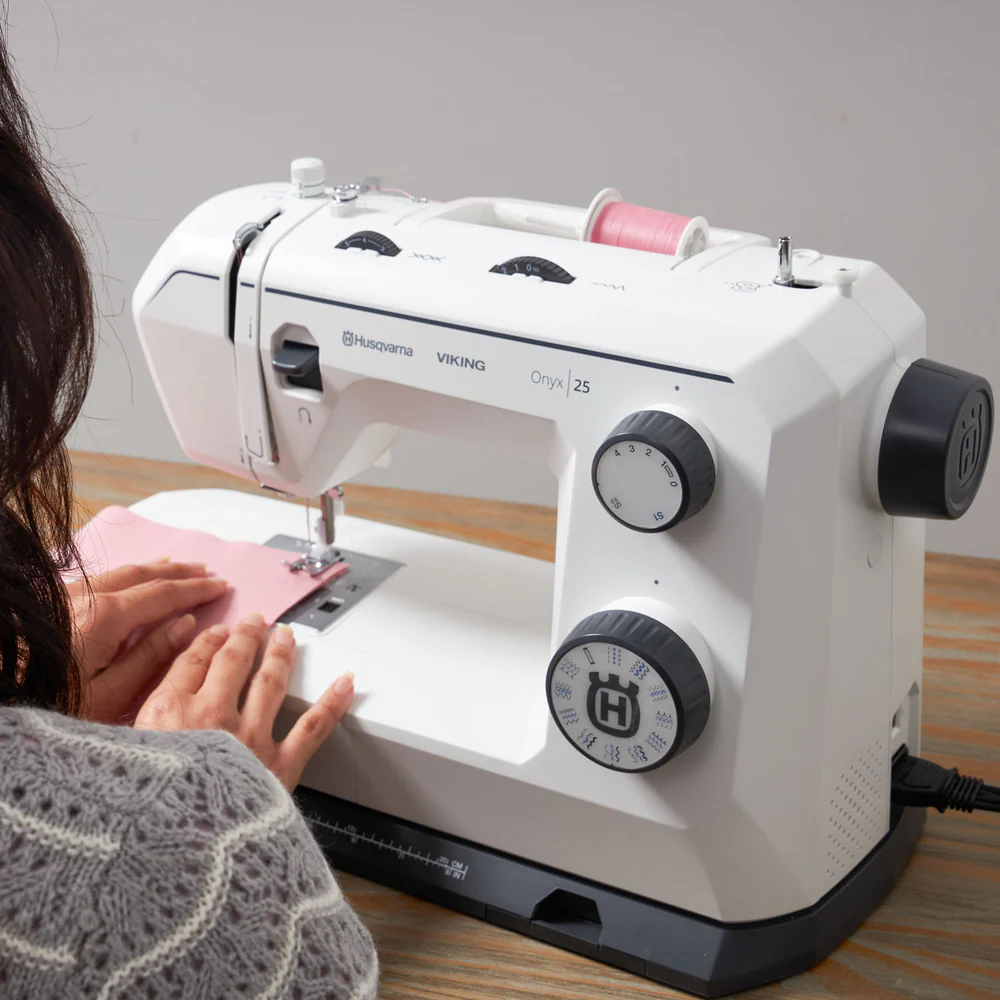 ONYX™ 25 Sewing Machine - Image 3