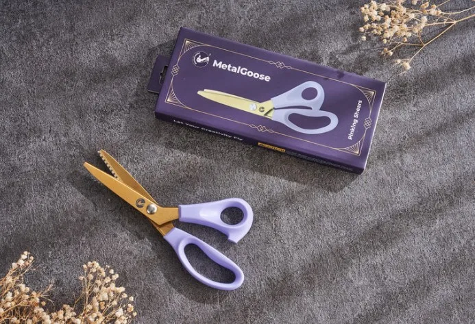 Metal Goose 9" Pinking Shears - Image 2