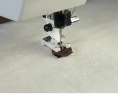 BUTTON FOOT W/PLACEMENT TOOL (1 - 8) (NOT FOR EMERALD™ SERIES, EDEN ROSE™ 250 M, TRIBUTE™ 140M, 145M)